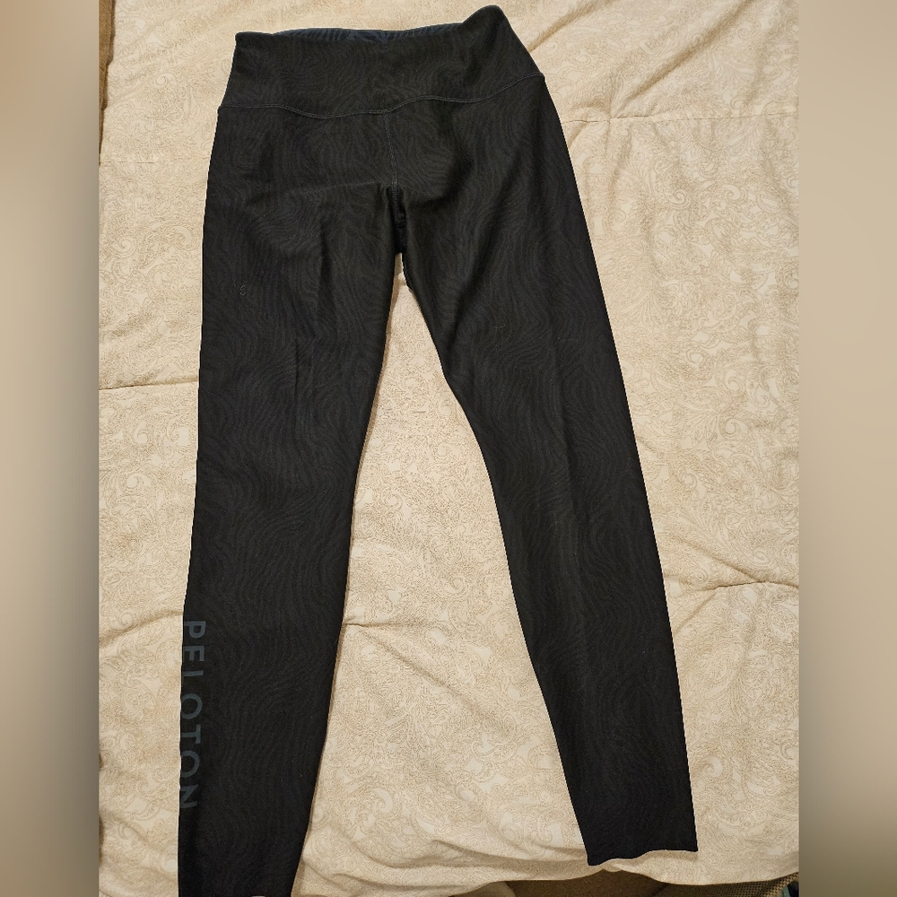 Peloton Bundle Leggings Small. First Is Reversable.